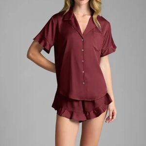 Azazie Ruffled Short Sleeve PJs, Burgundy, size S, excellent condition!